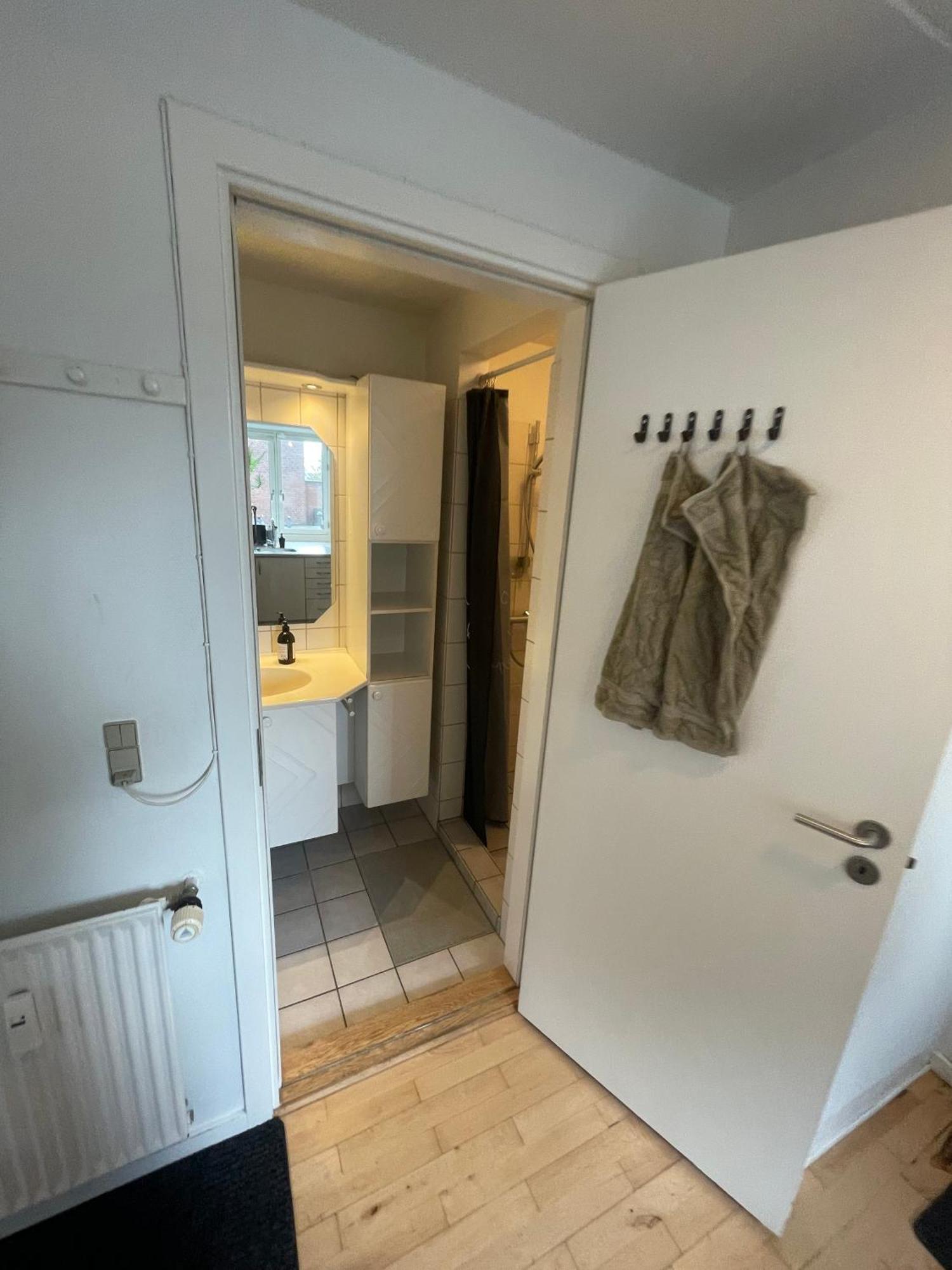 Central Apt With Parking Possibility, Netflix & Near Attractions Apartment Århus Exterior foto