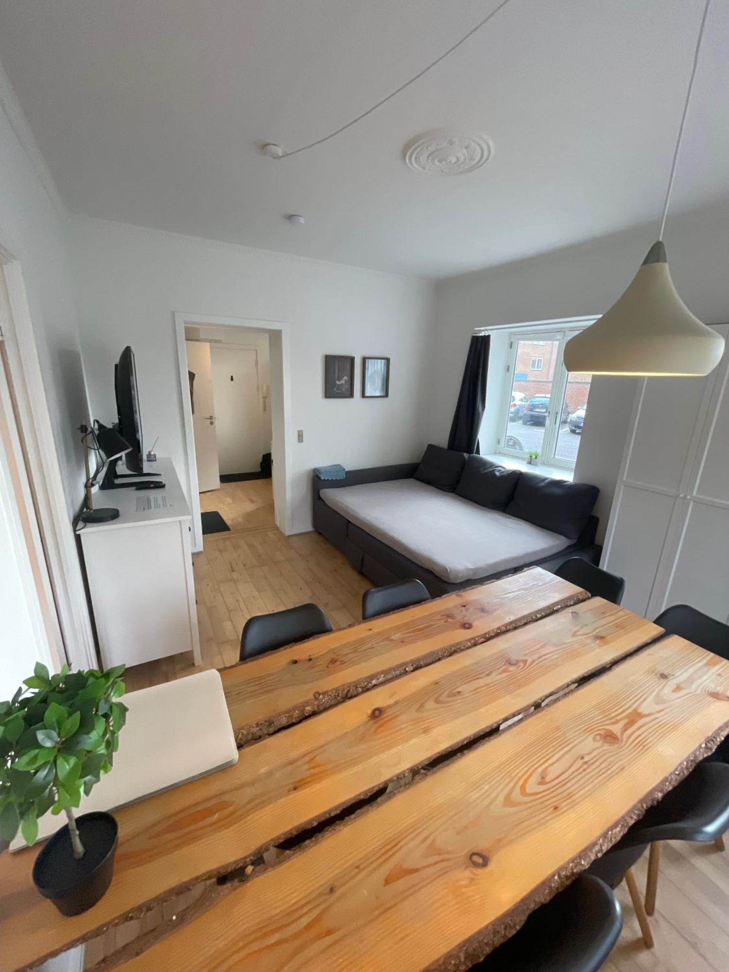 Central Apt With Parking Possibility, Netflix & Near Attractions Apartment Århus Exterior foto